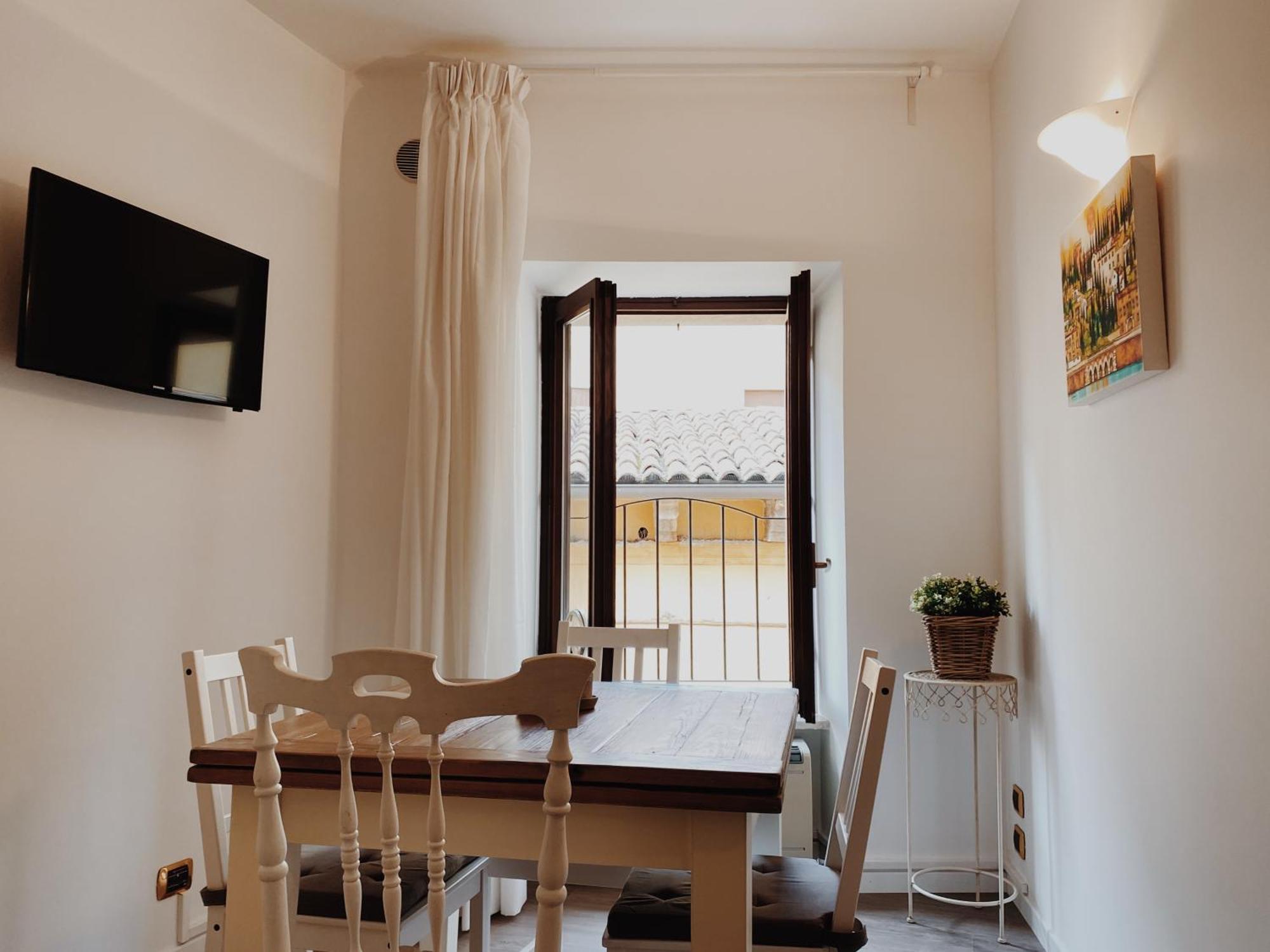 Lo Scalino Apartment Verona Bagian luar foto