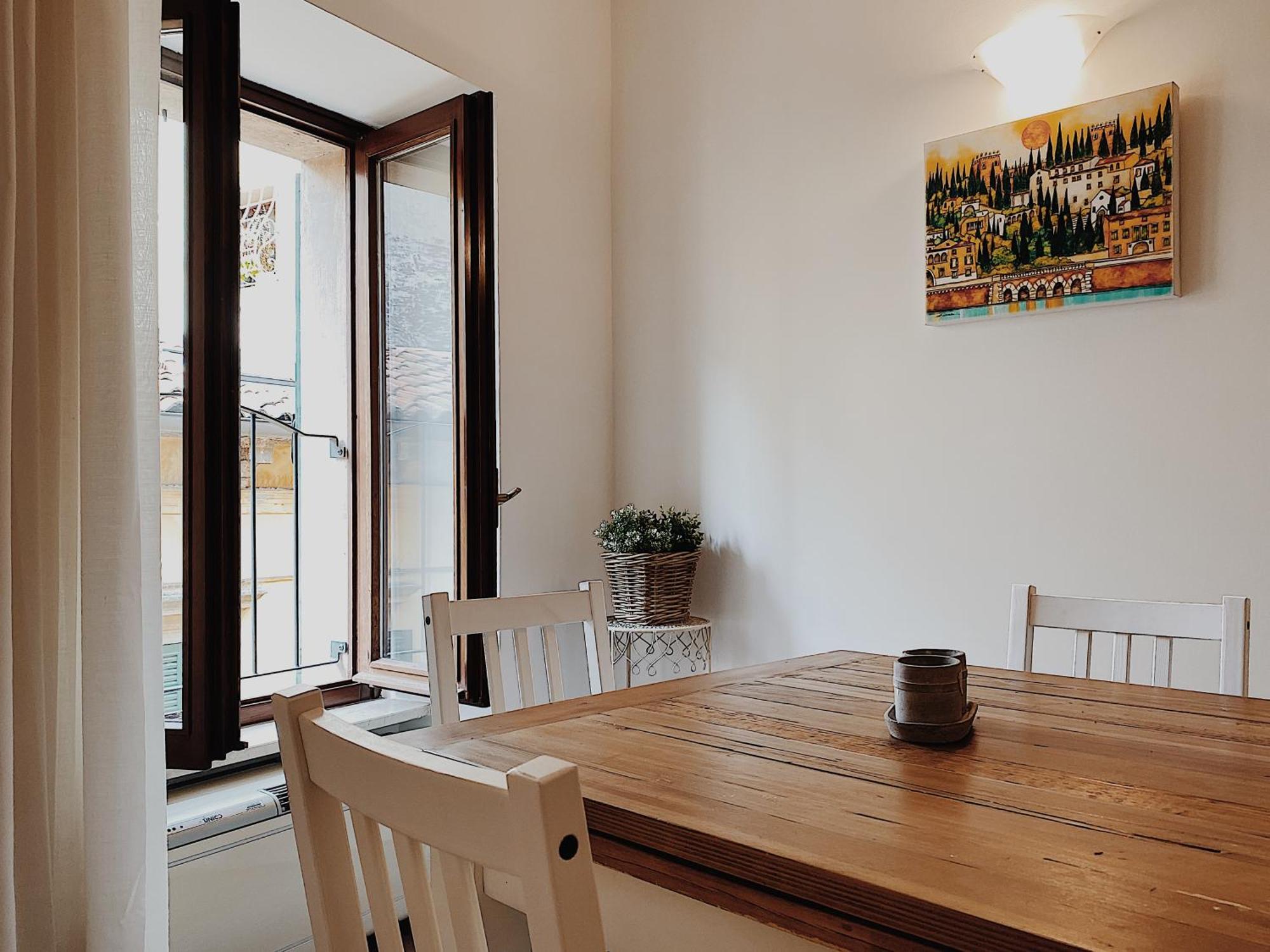 Lo Scalino Apartment Verona Bagian luar foto